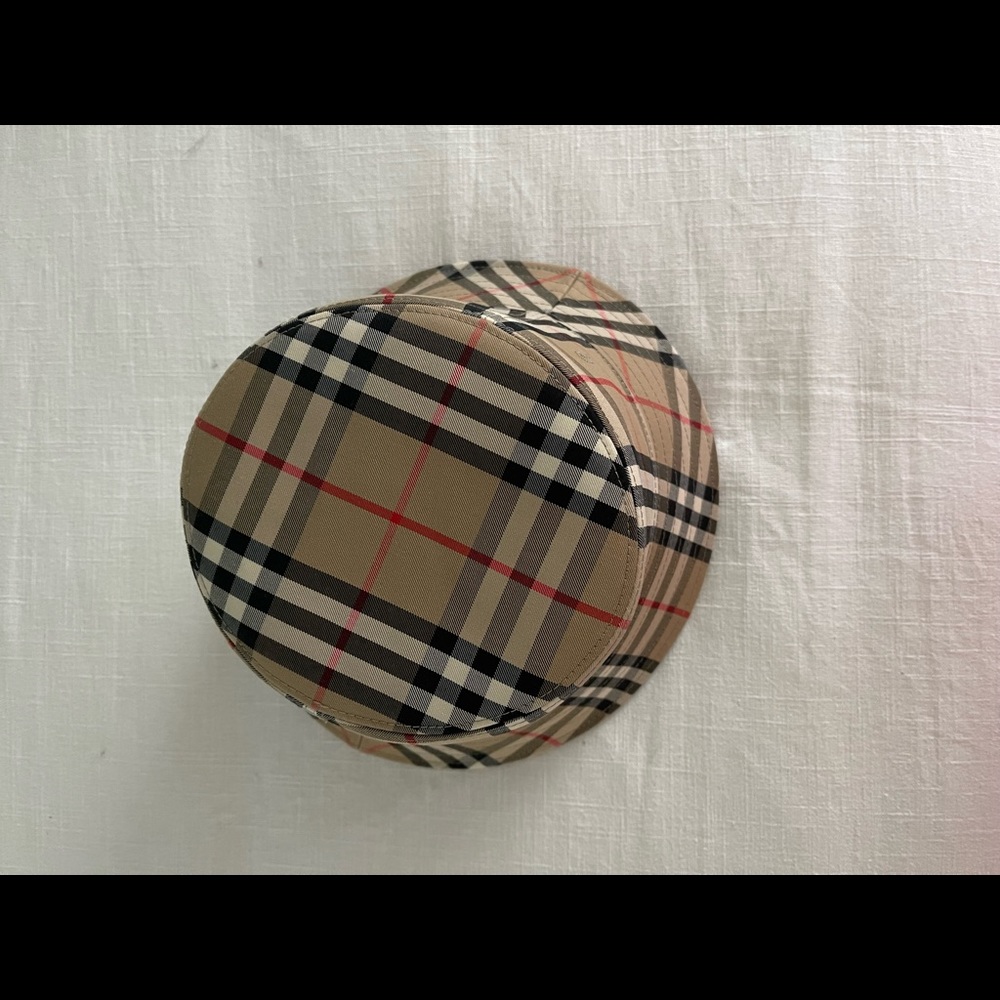 Burberry bucket hat - Picture 2 of 3